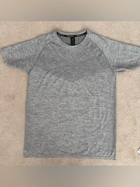 Three nails gray men’s short sleeve active shirt- size large